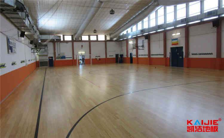 五角枫篮球场木地板一般多少钱？