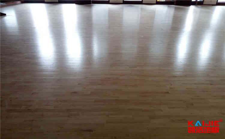 24厚排球馆木地板安装工艺